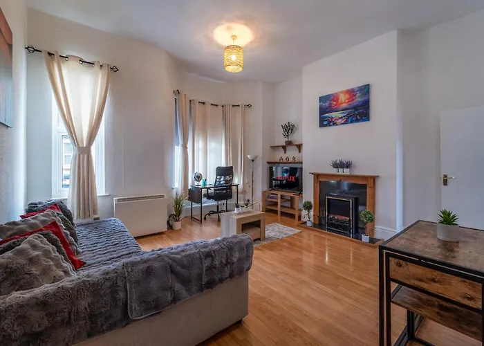 Cosmopolitan Comforts Flat