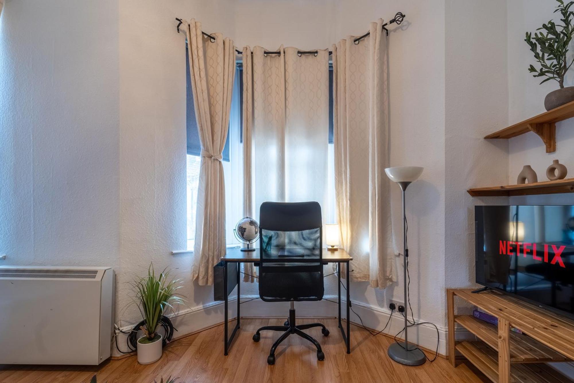 Cosmopolitan Comforts Flat Apartment Coventry
